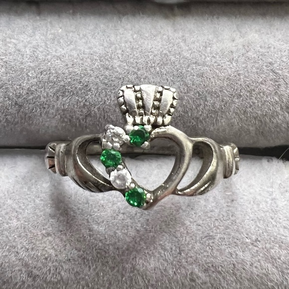 Shane Co auth! Claddagh 925 sterling silver Irish engagement ring promise 4.75 - Picture 1 of 8